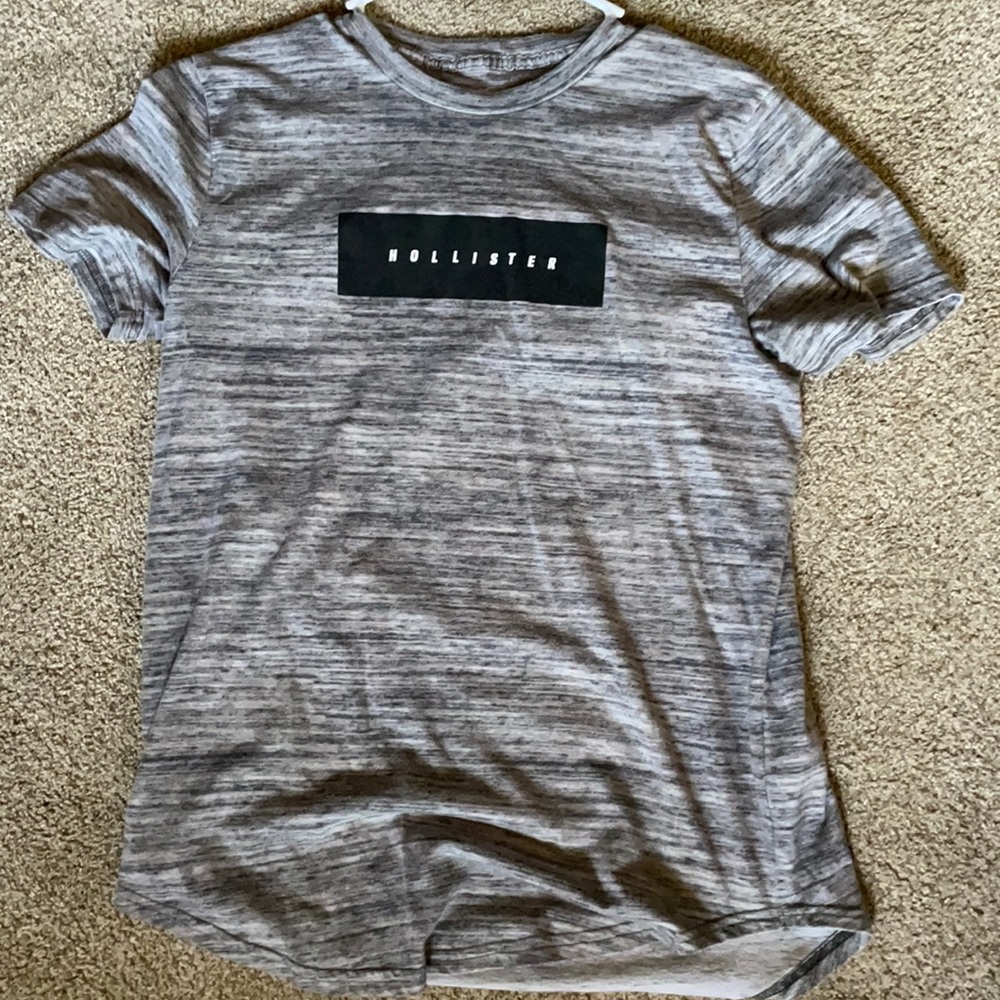 Gray and black Hollister tee, size medium